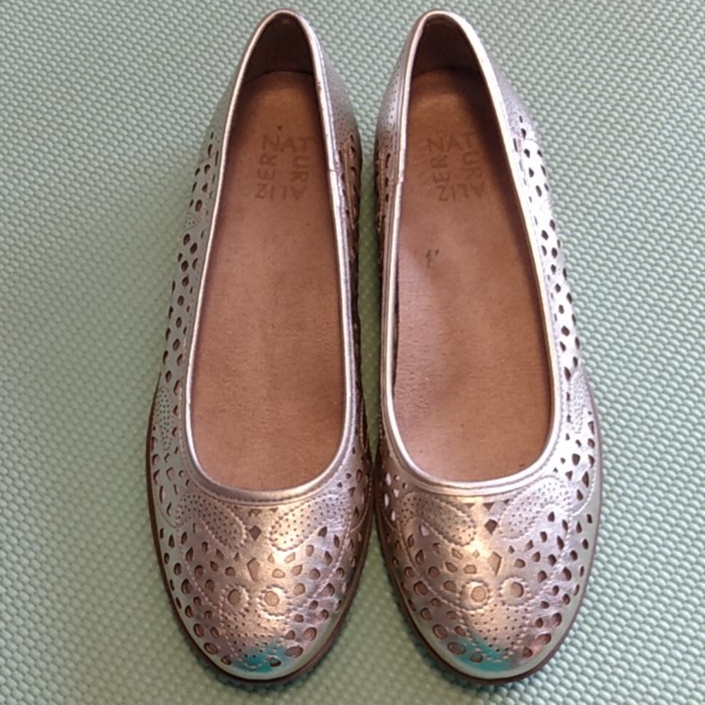 Naturalizer Felicite Leather Flats in Champagne